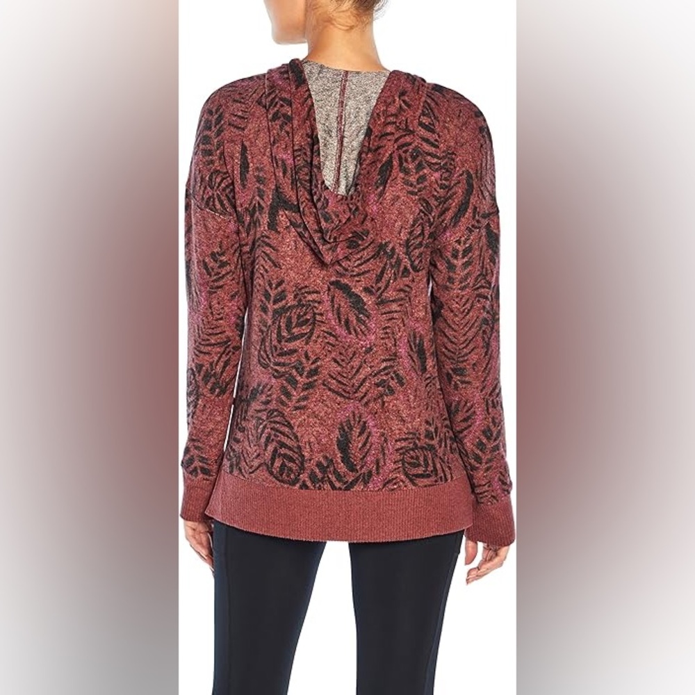 JESSICA SIMPSON || Robbie Cross Front Hoodie in Magenta Vintage Palm - SZ Large